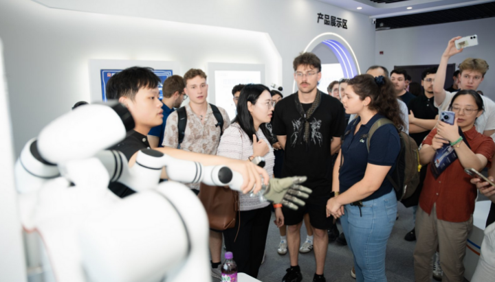 參觀常州工業(yè)技術(shù)職業(yè)學(xué)院