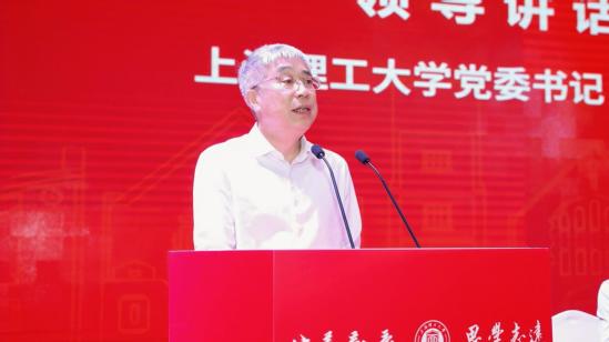 朱新遠(yuǎn)講授新生第一課：賡續(xù)紅色血脈，勇?lián)鷷r(shí)代使命