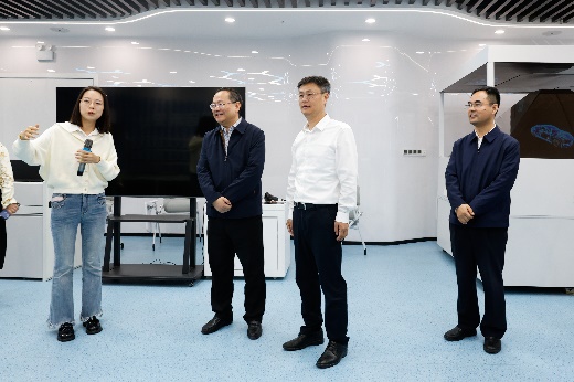 參觀武漢理工大學(xué)